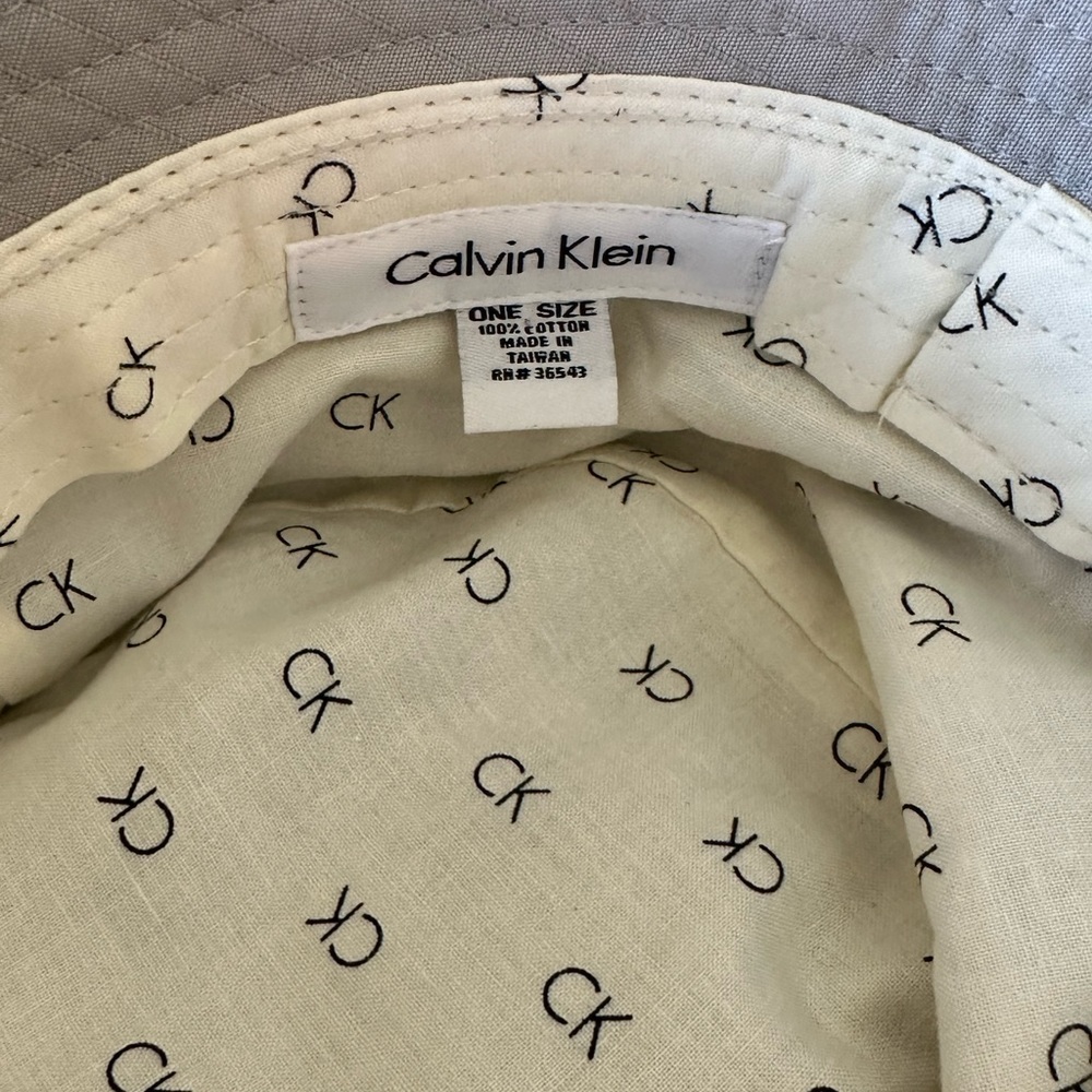 Calvin Klein Hat - Picture 2 of 3